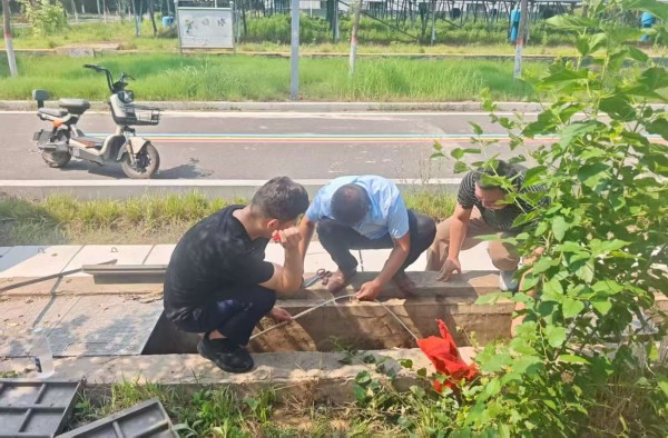 檢修設(shè)備.jpg 檢修設(shè)備.jpg